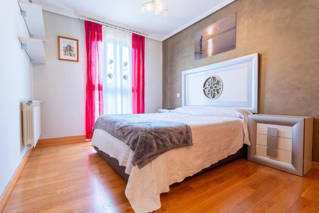 Apartamento En El Corazon De La Ciudad Con Parking Santander Exterior photo