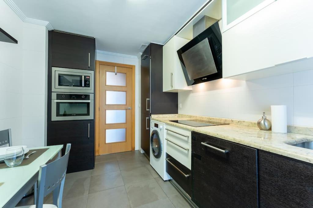 Apartamento En El Corazon De La Ciudad Con Parking Santander Exterior photo
