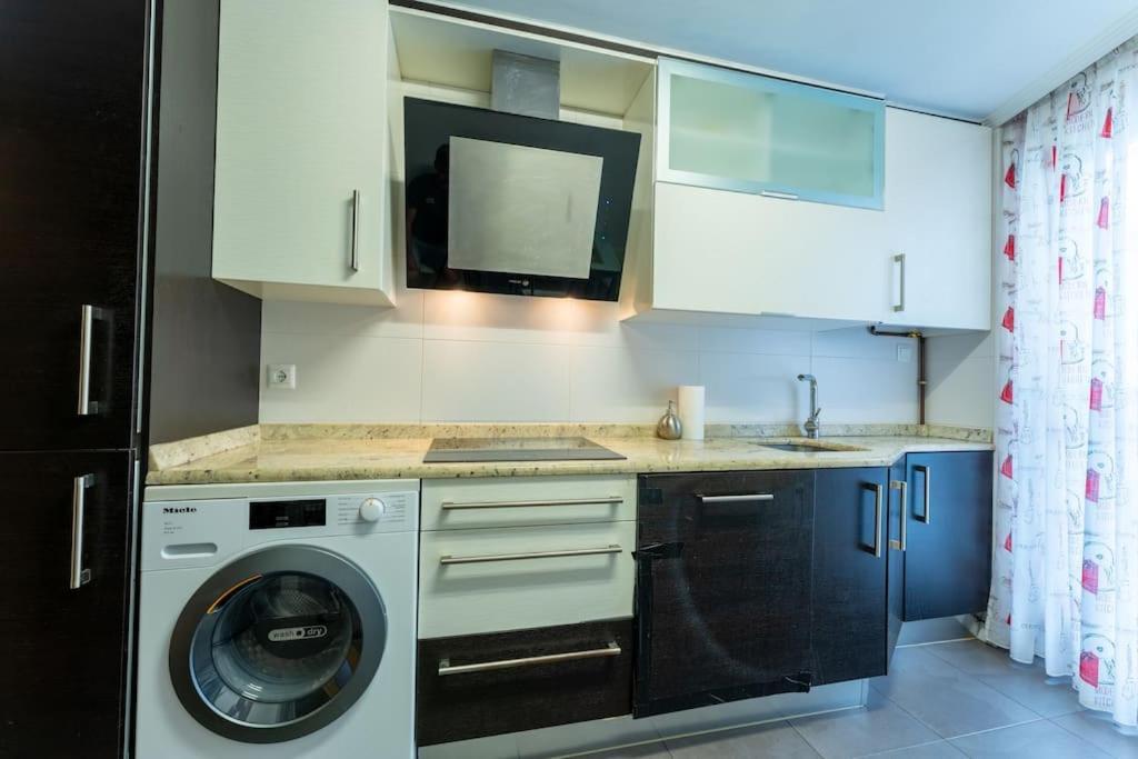 Apartamento En El Corazon De La Ciudad Con Parking Santander Exterior photo